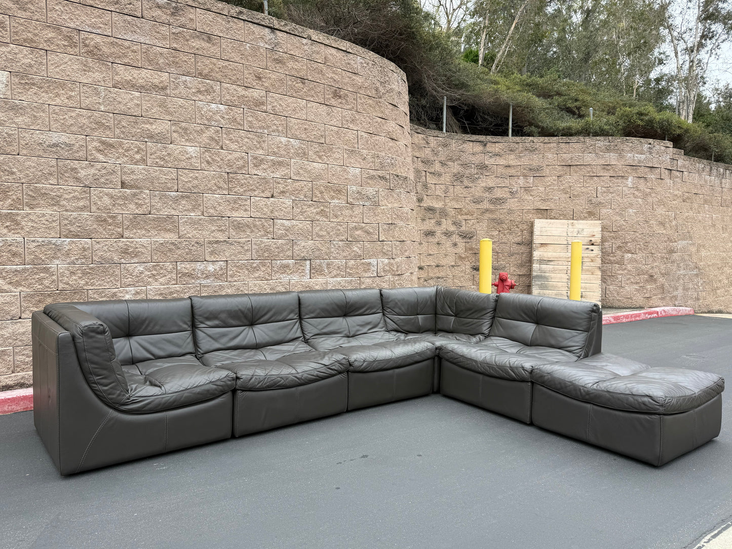 Z Gallery Leather Modular Sectional