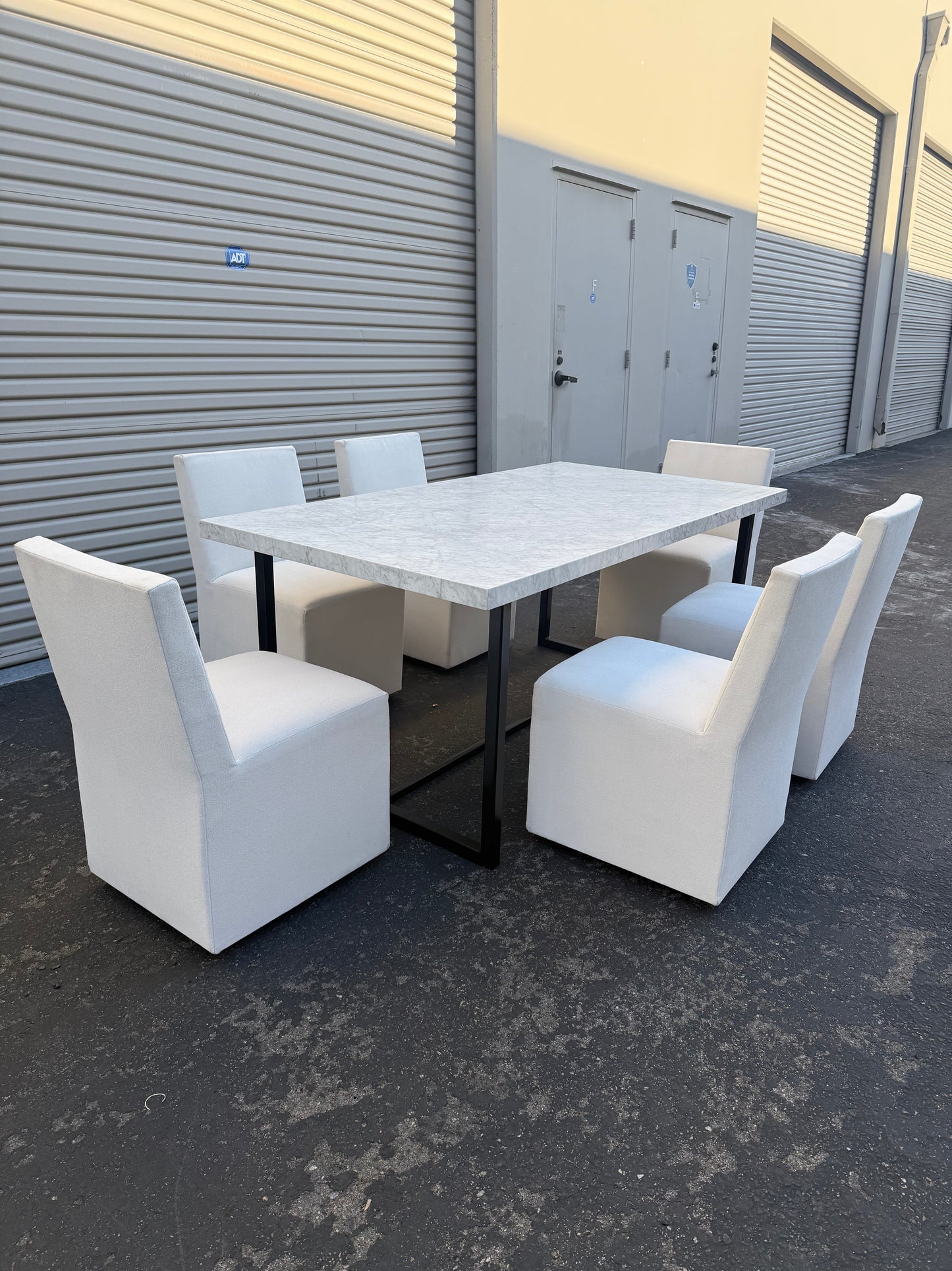 RH Dinning Table