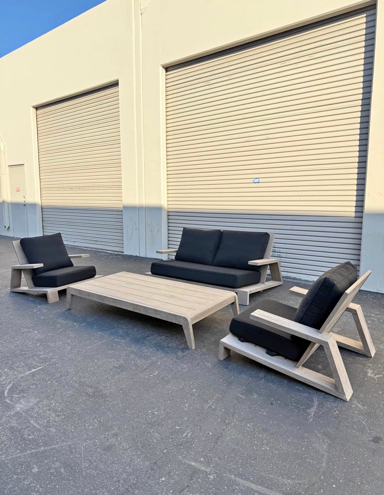 RH Outdoor Set