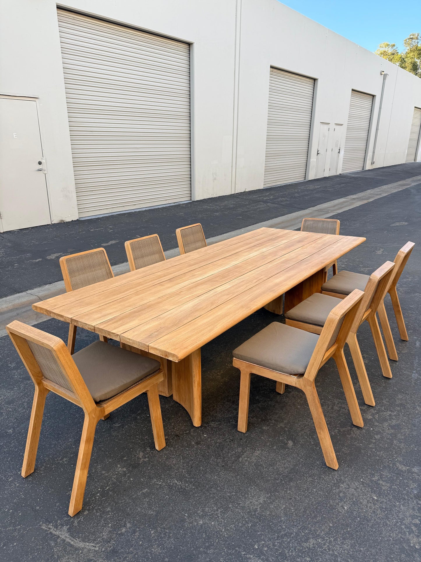 Restoration Hardware Dinning Table and Chairs