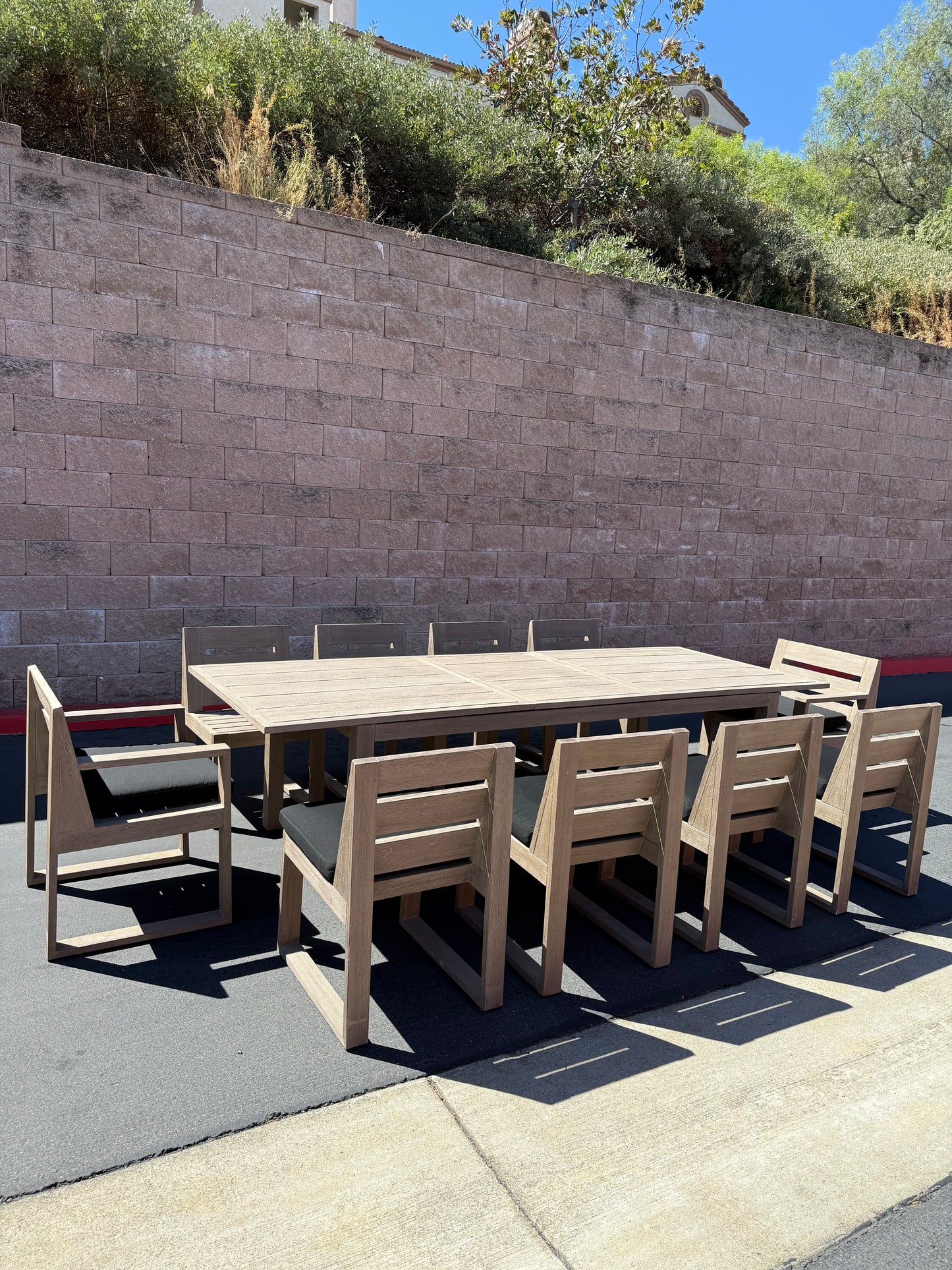 Restoration Hardware Outdoor Dinning Set