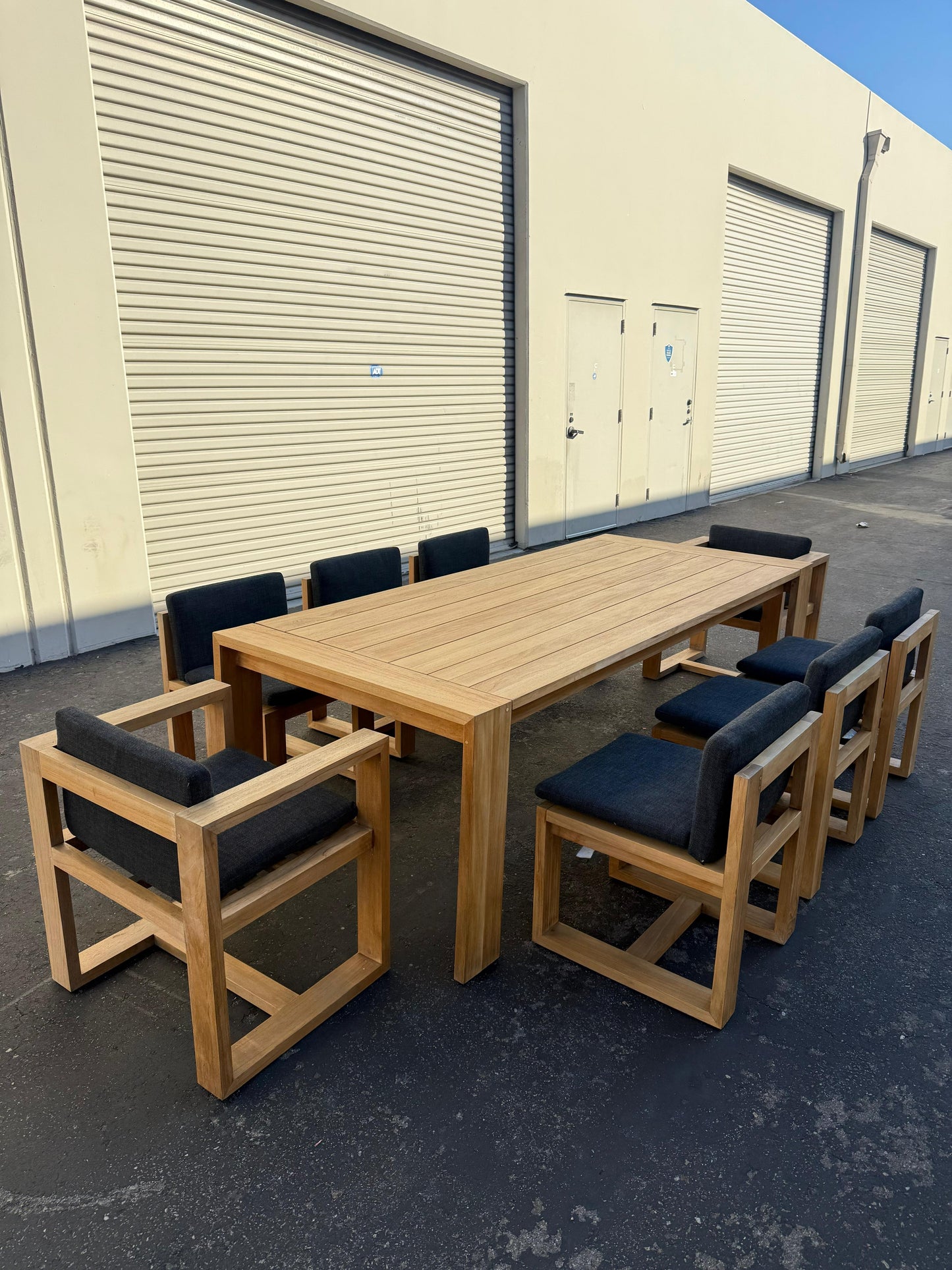 Restoration Hardware Outdoor Dinning Set