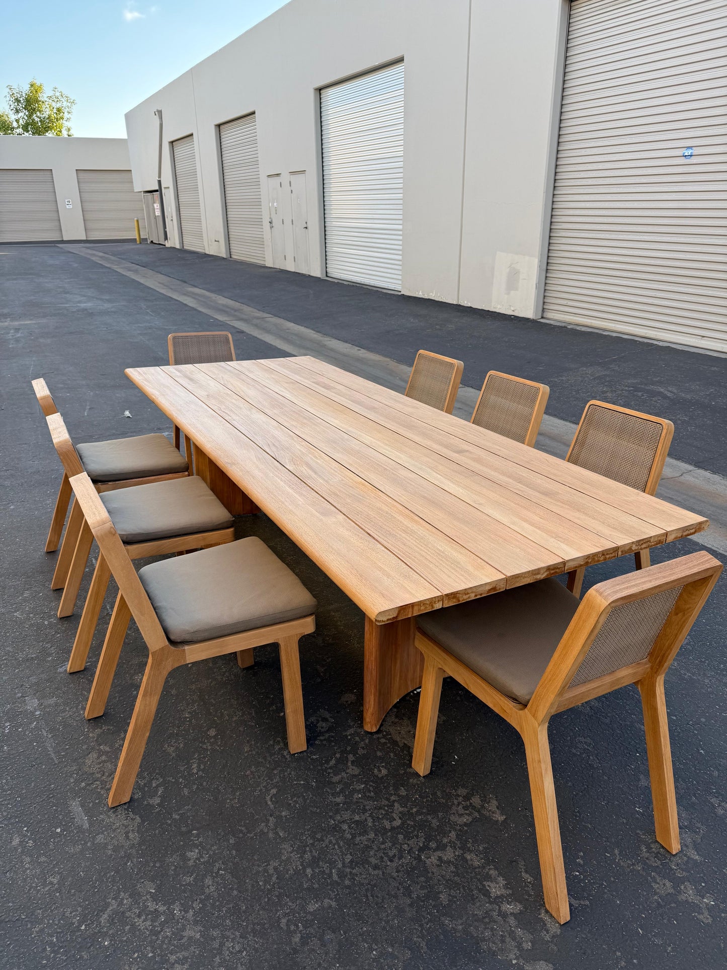 Restoration Hardware Dinning Table and Chairs