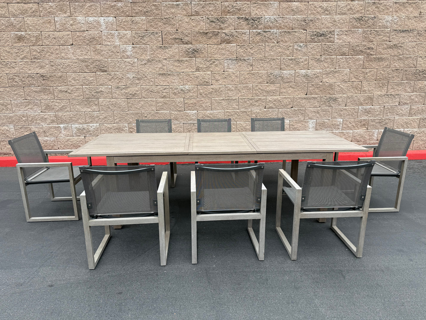 RH Dinning Table and Chairs