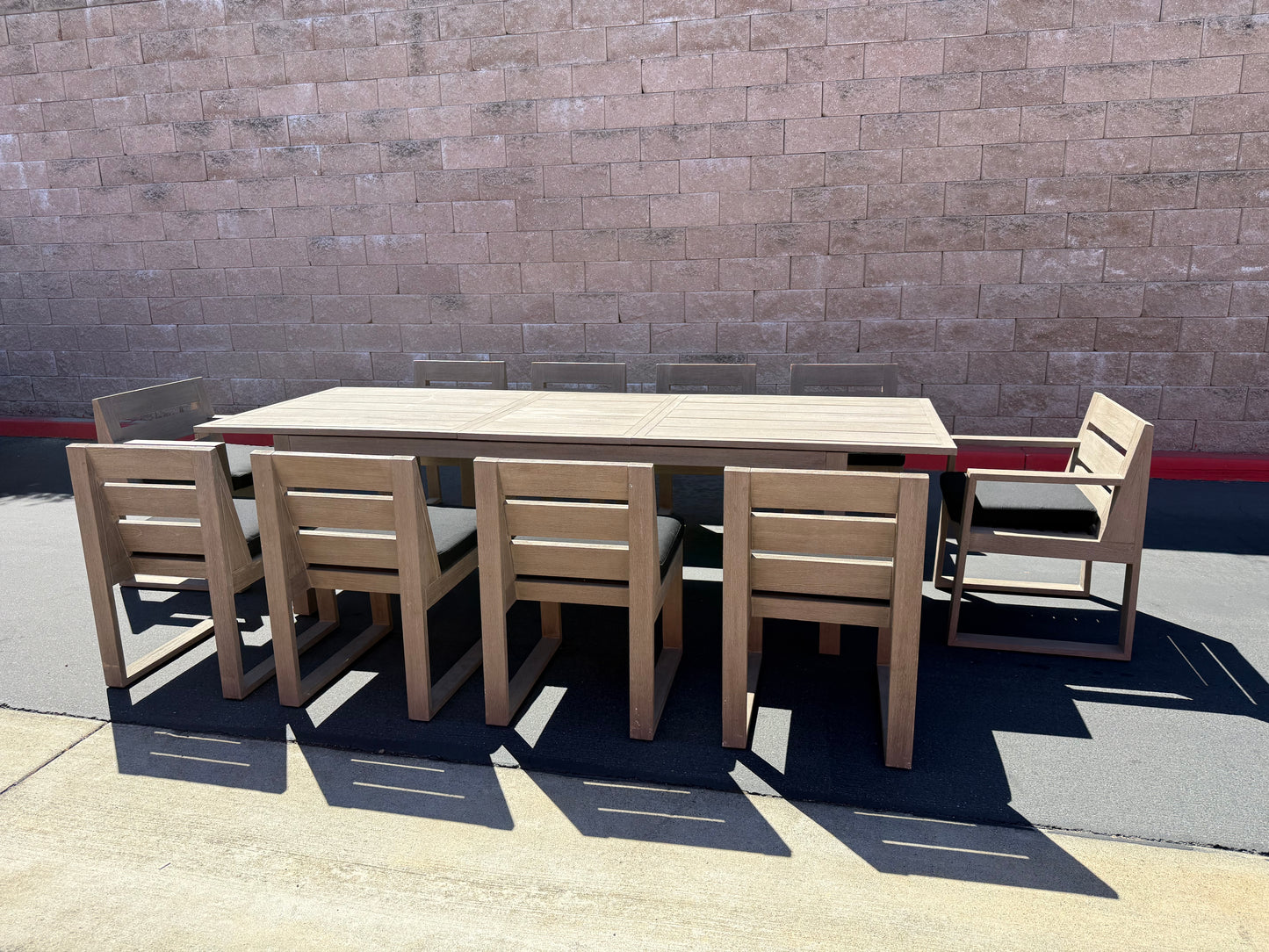 Restoration Hardware Outdoor Dinning Set