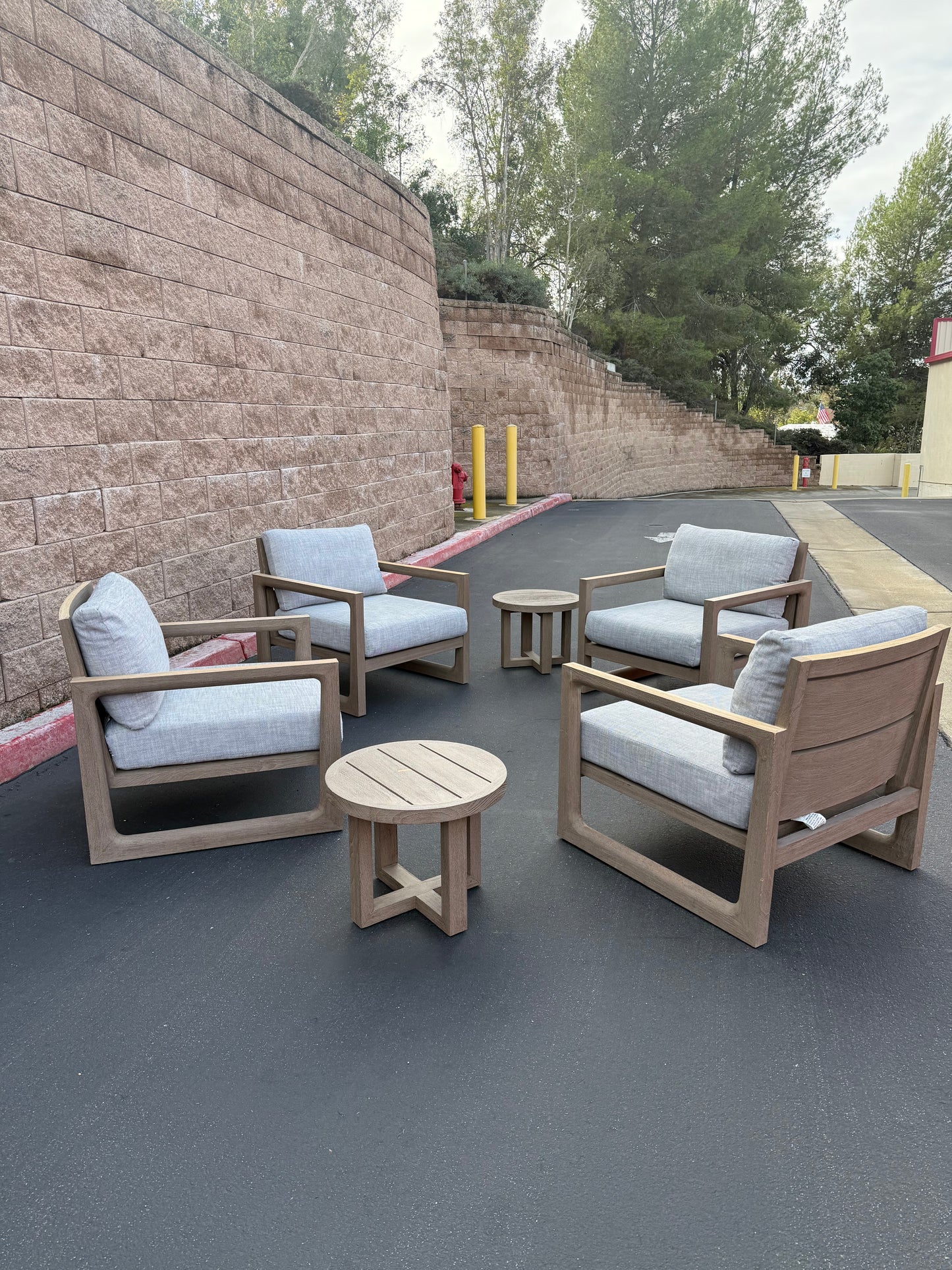 RH Outdoor Chairs Set