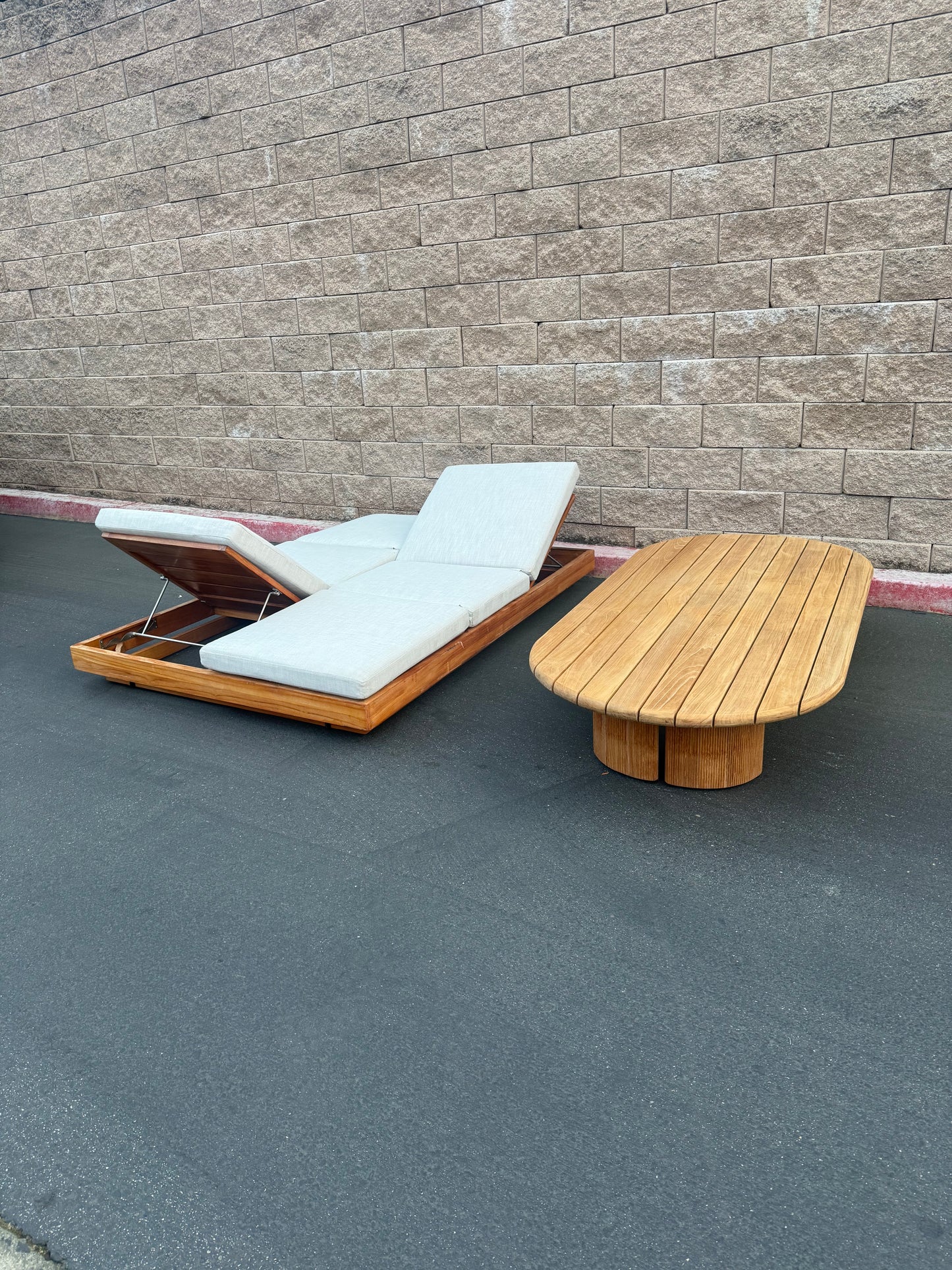 RH Maya Daybed and Table