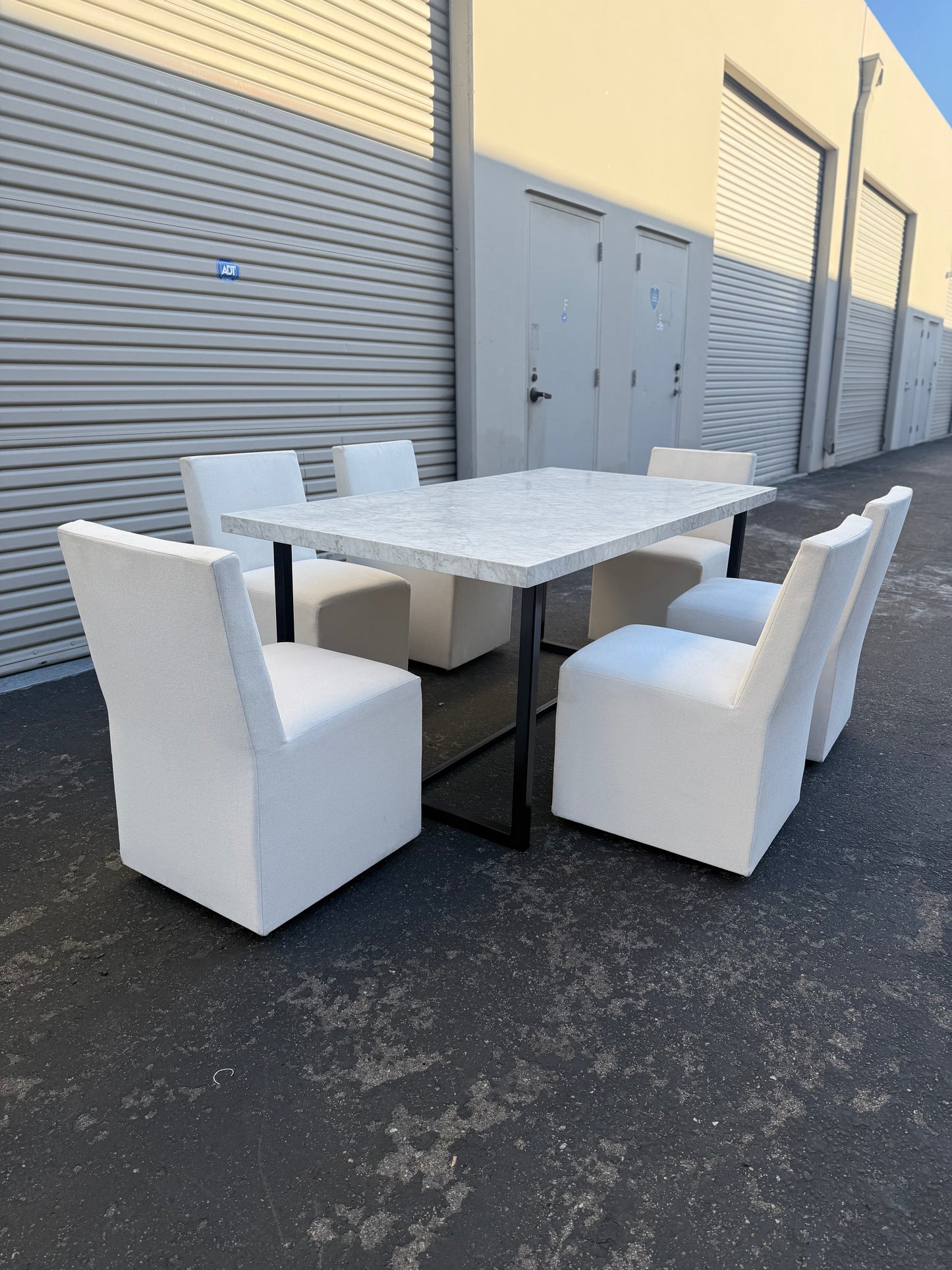 RH Dinning Table