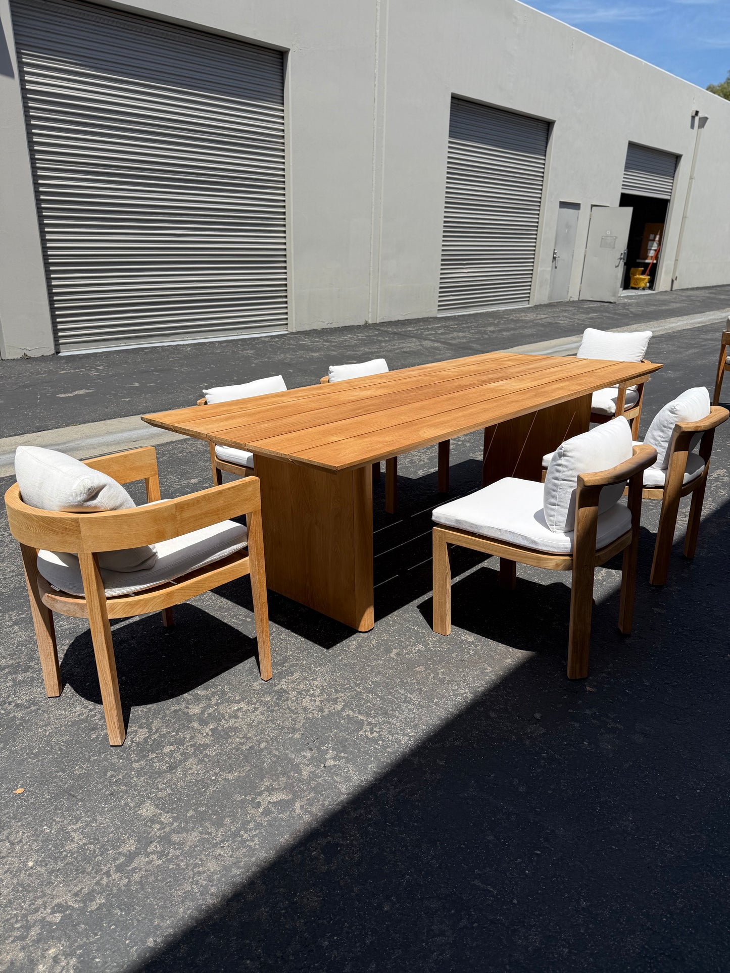 Restoration Hardware Outdoor Dinning Set