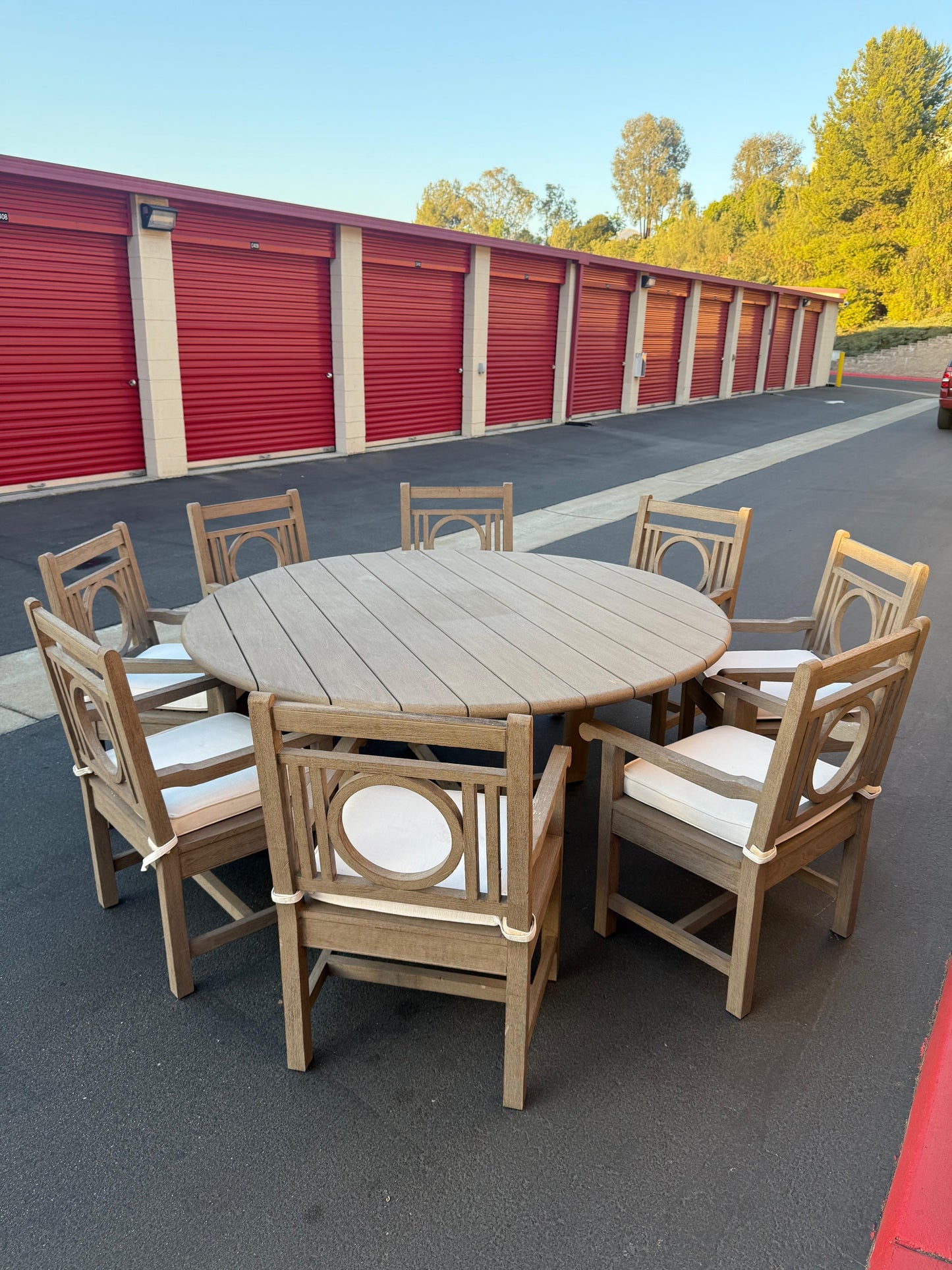 RH Dinning Table and Chairs