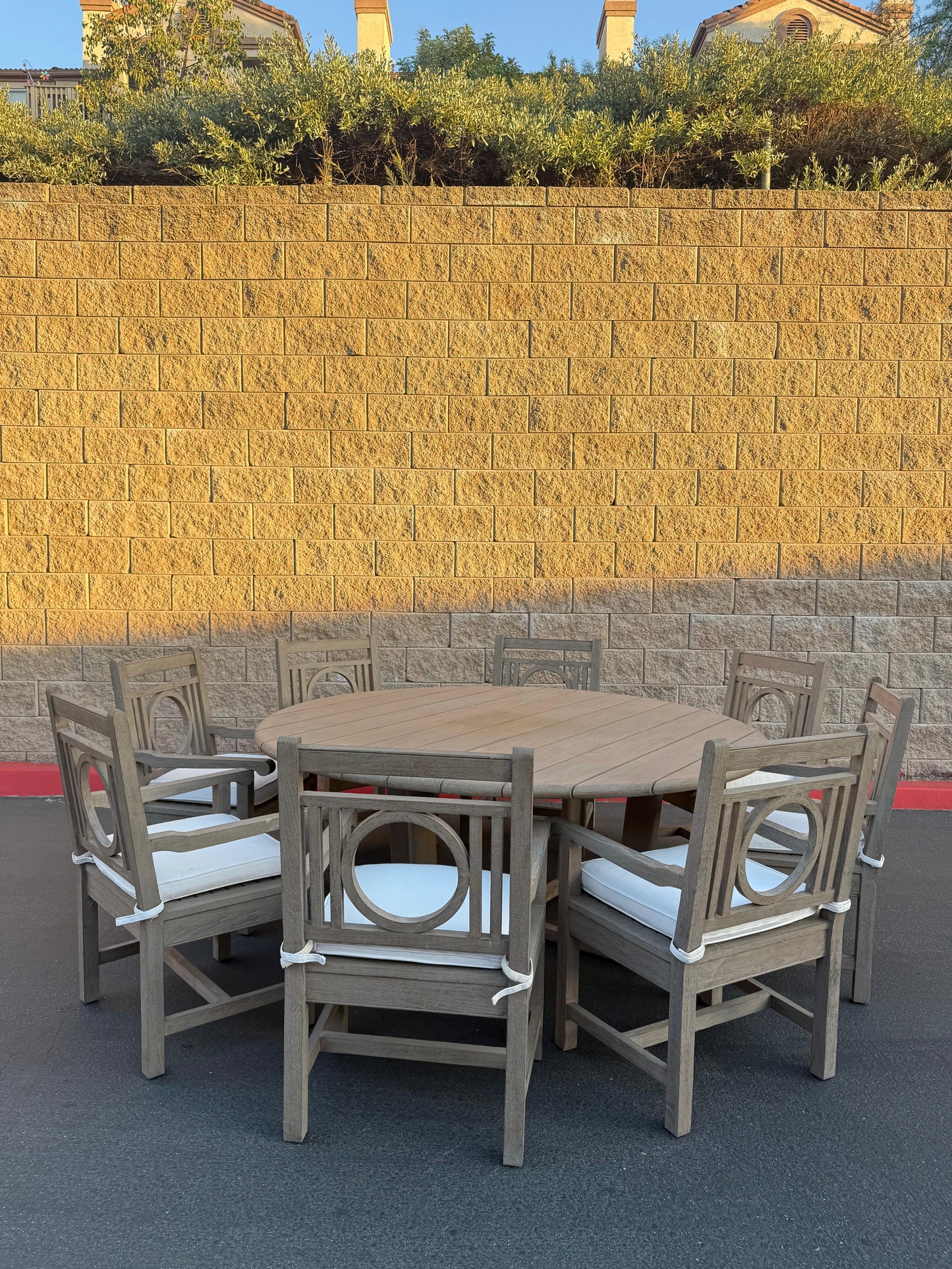 RH Dinning Table and Chairs